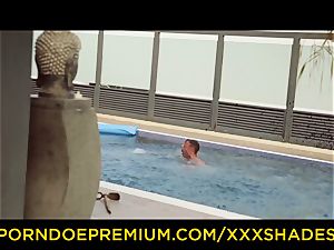 hardcore SHADES - Latina with humungous bootie in xxx pool sex